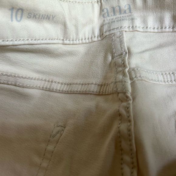 A.N.A Mid Rise Skinny Leg Jeans - Size 10 - Picture 4 of 4